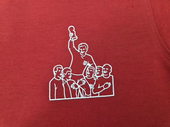 England // 1st Cap – Bobby Moore Trophy Lift Red Premium T Shirt